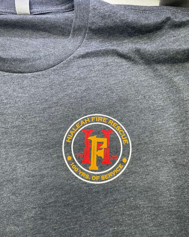 Heather t-shirt with printed circular chest logo